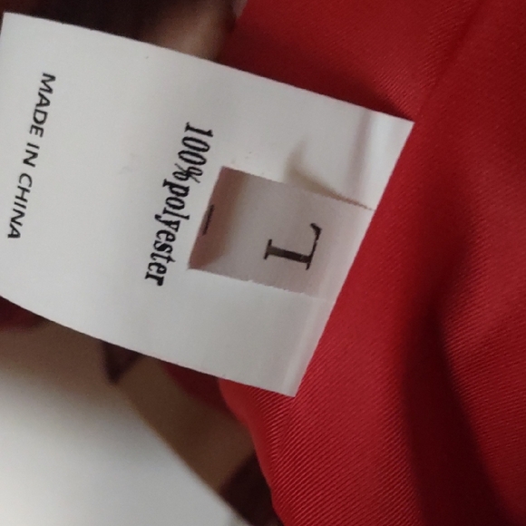 Chic Red and White Newspaper Print Blazer - Picture 10 of 10